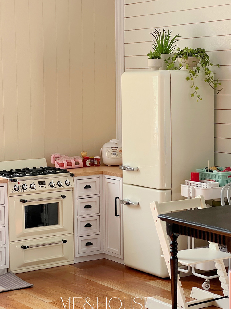 Home Improvement Kitchen - ドールハウスモデル家具アクセサリー、ライト付き金属冷蔵庫、キッチン家電、bjd、ob11、gsc、ブライス、笑、ミニチュア、1:6